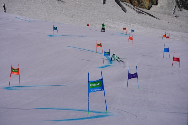 /tmp/176970_Joan Verdú, durant un entrenament a Saas Fee_FOTO FAE.JPG